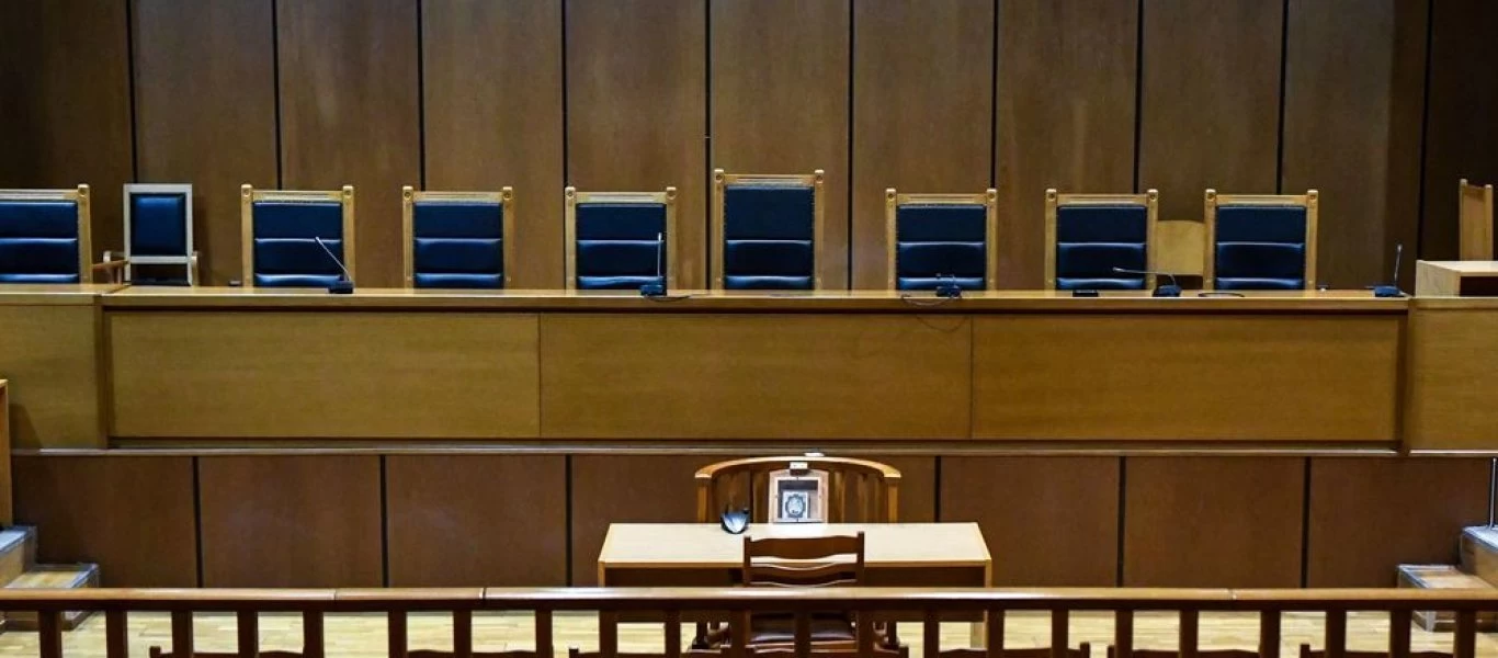 Μειώνονται κατά 15 ημέρες οι καλοκαιρινές διακοπές στα δικαστήρια
